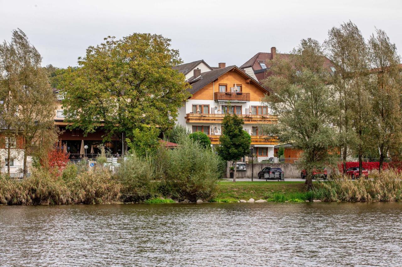Landgasthof Moser & Restaurant Bootshaus Windorf  Екстер'єр фото